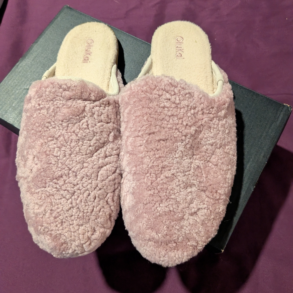 OluKai Women's Blush Pink Plush Sherpa Slide Slippers